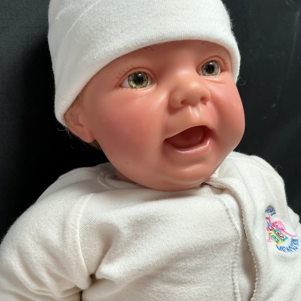 Vtg 1997 Lee Middleton Doll 050897 Reva Schick Thumb Sucker Newborn Gown Hat - Picture 5 of 16
